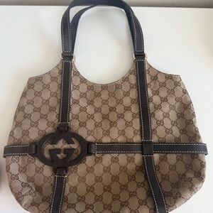 Vintage Gucci Beige and Brown Shoulder Bag